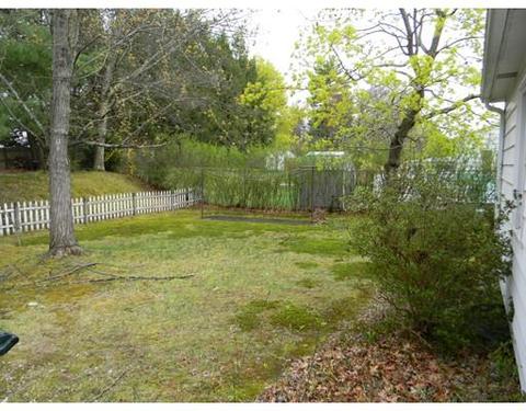 167 Hermitage Dr, Springfield, MA 01129 photo 5