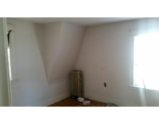 211 Hamilton St, Worcester, MA 01604 photo 9