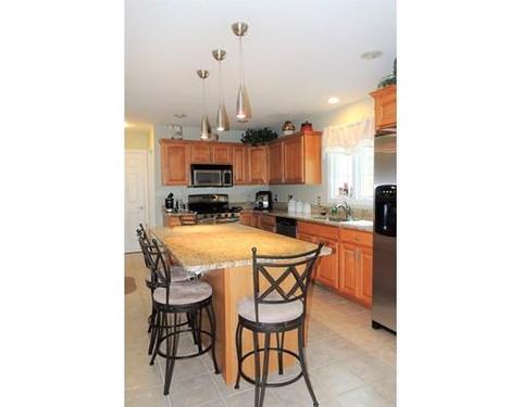 84 Hartwick St, Springfield, MA 01108 photo 5