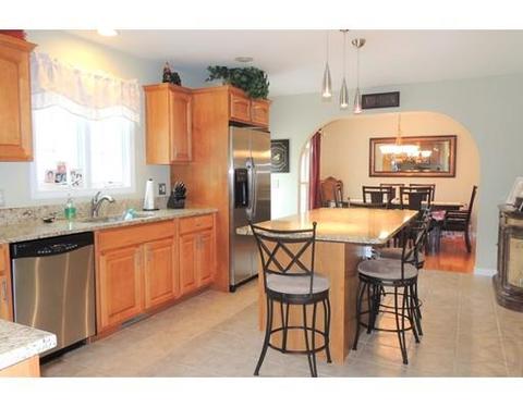 84 Hartwick St, Springfield, MA 01108 photo 6