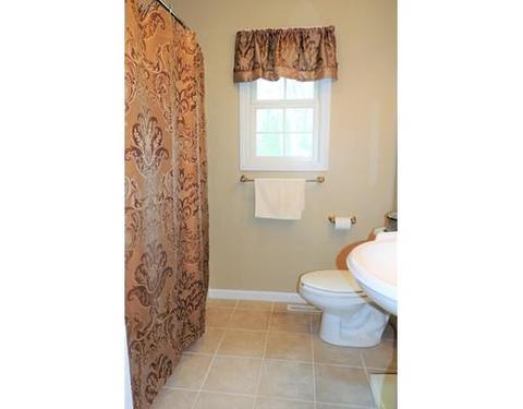 84 Hartwick St, Springfield, MA 01108 photo 21