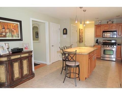 84 Hartwick St, Springfield, MA 01108 photo 4