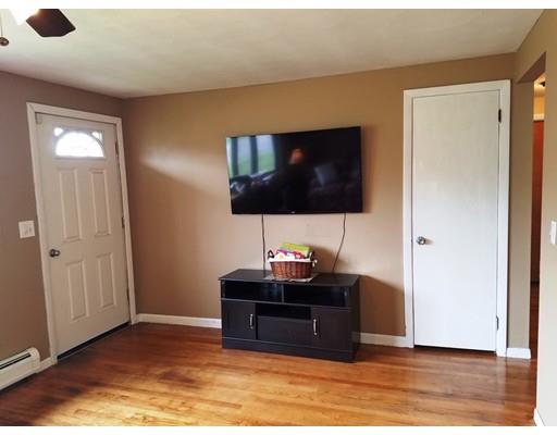44 Boucher Cir, Chicopee, MA 01020 photo 10