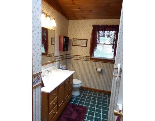 31 Sterling Dr, Easthampton, MA 01027 photo 14