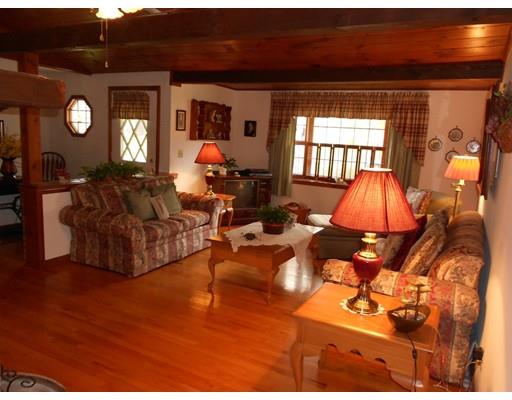 31 Sterling Dr, Easthampton, MA 01027 photo 2