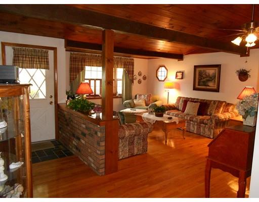 31 Sterling Dr, Easthampton, MA 01027 photo 3