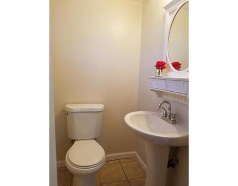 43 Van Ness St, Springfield, MA 01107 photo 3