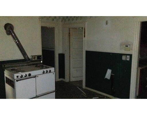 19 Camp St, Worcester, MA 01603 photo 9