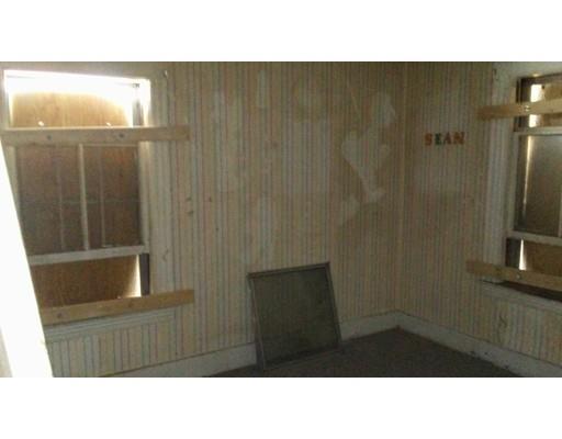 19 Camp St, Worcester, MA 01603 photo 11