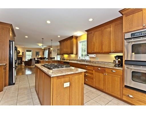 208 Pearl St, Reading, MA 01867 photo 5