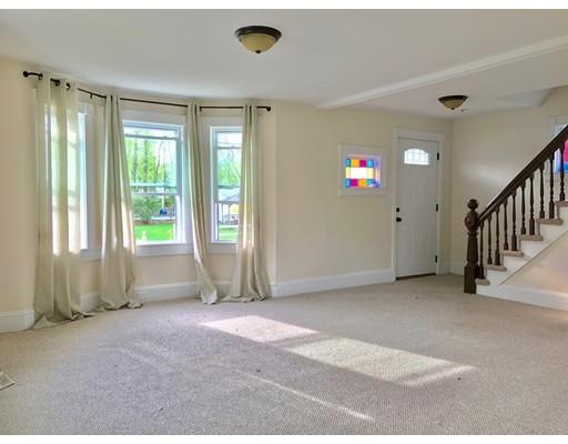 9 Bow St, Townsend, MA 01469 photo 3