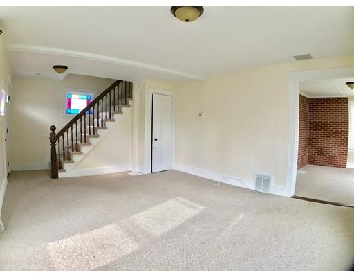 9 Bow St, Townsend, MA 01469 photo 4