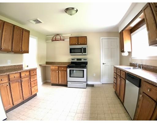 9 Bow St, Townsend, MA 01469 photo 2