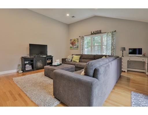 51 Birchcroft Rd, Canton, MA 02021 photo 12