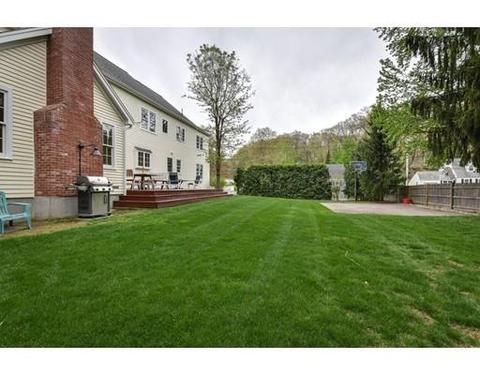 8 Woodledge Rd, Needham, MA 02492 photo 2
