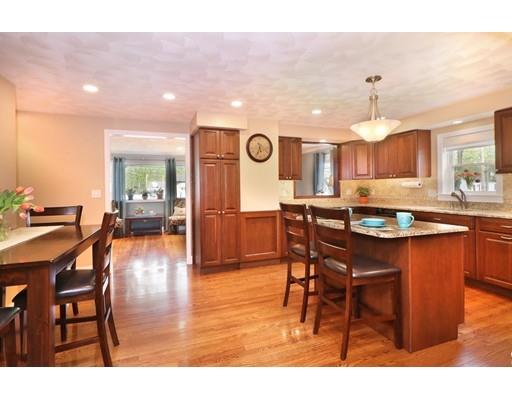 35 Richards Rd, Reading, MA 01867 photo 2