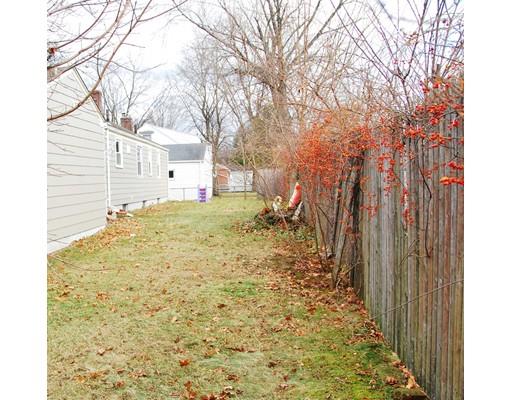 11 Lang St, Springfield, MA 01104 photo 4