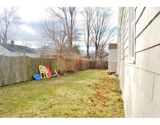 11 Lang St, Springfield, MA 01104 photo 3