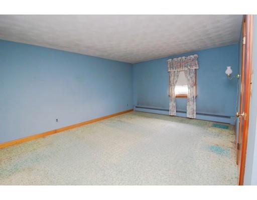 19 Broad St, Danvers, MA 01923 photo 4