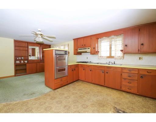 19 Broad St, Danvers, MA 01923 photo 2