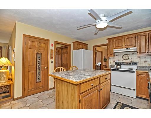 6 Crestview Dr, Mendon, MA 01756 photo 4