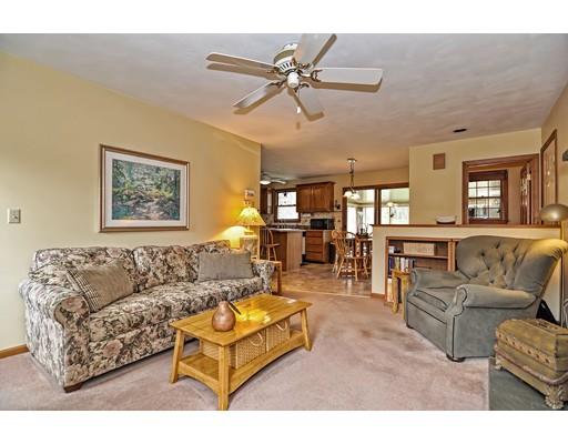 6 Crestview Dr, Mendon, MA 01756 photo 5