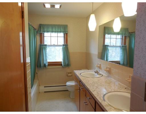 8 Westview Ter, Easthampton, MA 01027 photo 13