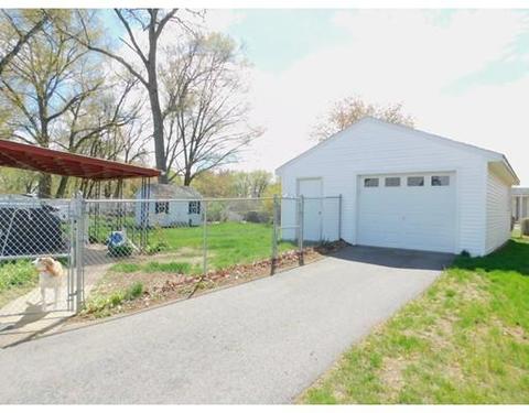 46 Ronald Dr, Springfield, MA 01104 photo 3