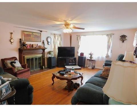 46 Ronald Dr, Springfield, MA 01104 photo 8