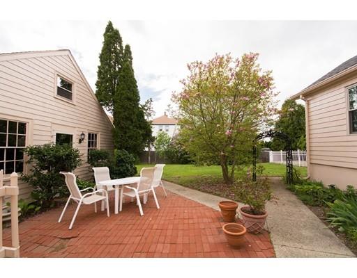 325 S Beacon St, Fall River, MA 02724 photo 4