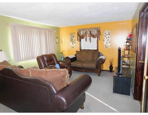 21 Suzanne St, Springfield, MA 01104 photo 5