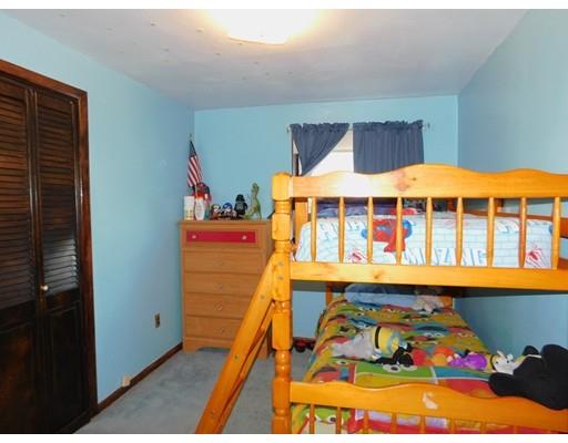 21 Suzanne St, Springfield, MA 01104 photo 6