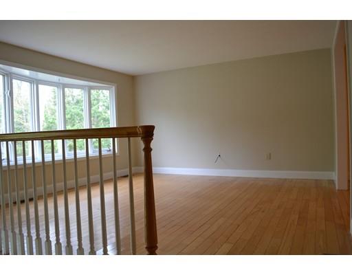 8 Blossom Rd, Windham, NH 03087 photo 4