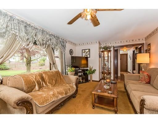 19 Pilgrim Rd, Lawrence, MA 01843 photo 3