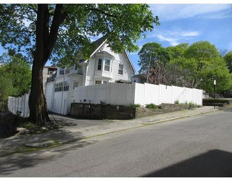 9 Earle St, Worcester, MA 01605 photo 2