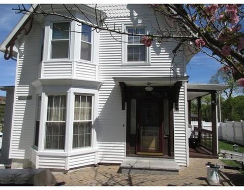 9 Earle St, Worcester, MA 01605 photo 3
