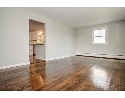25 Crest Cir, Worcester, MA 01603 photo 3