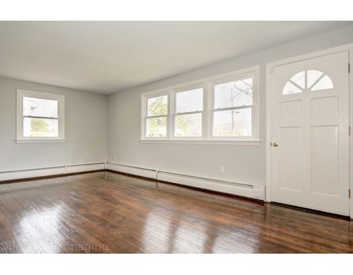 25 Crest Cir, Worcester, MA 01603 photo 5