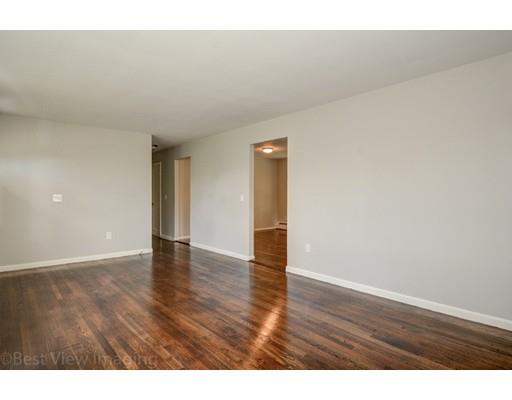 25 Crest Cir, Worcester, MA 01603 photo 4