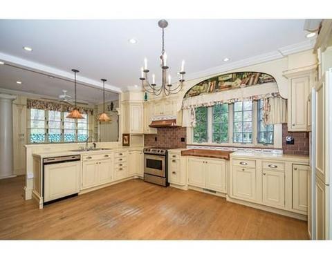 293 Summer Ave, Reading, MA 01867 photo 10