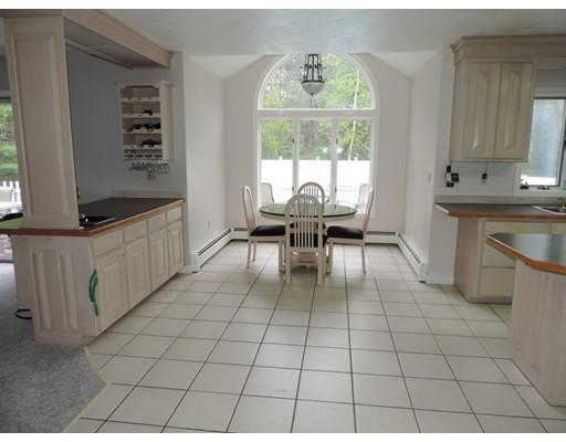 96 Parkhurst Rd, Dunstable, MA 01827 photo 9