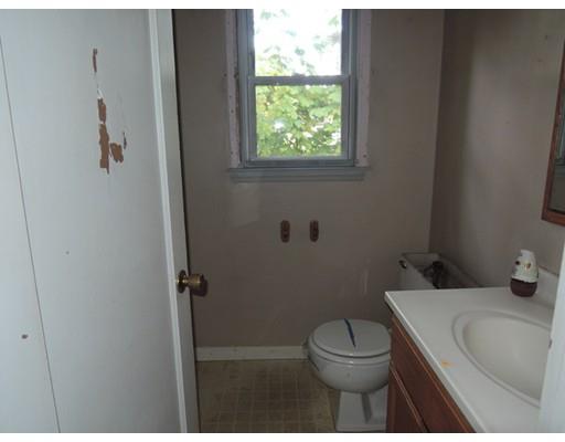 181 Pheland St, Springfield, MA 01109 photo 9