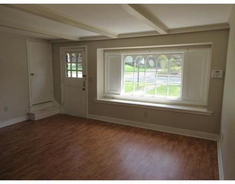32 Prouty Ln, Worcester, MA 01602 photo 2