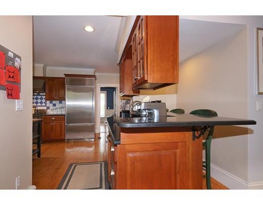 20 Abbott St, Wellesley, MA 02482 photo 9