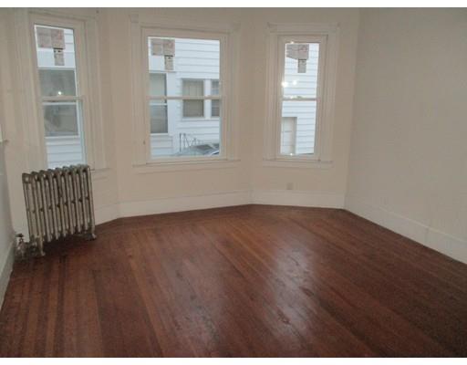 26 Warner St, Springfield, MA 01108 photo 8