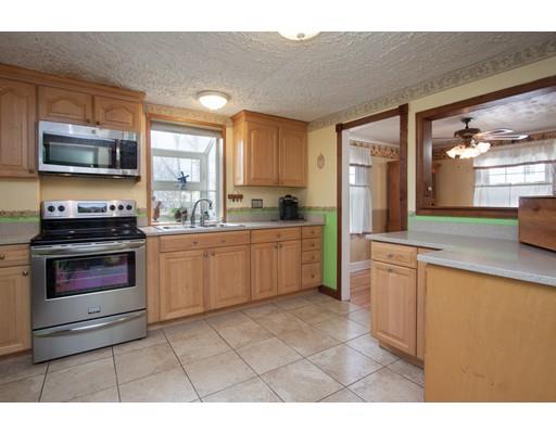 70 Nathaniel St, Springfield, MA 01109 photo 2