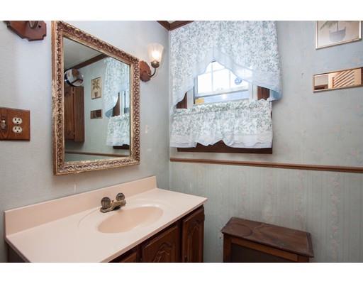 70 Nathaniel St, Springfield, MA 01109 photo 16
