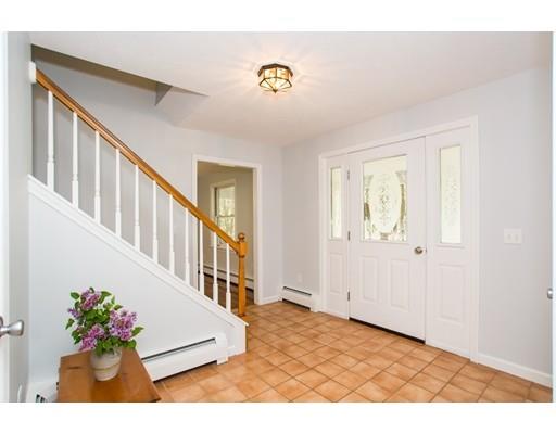 7 Pierce Ln, Upton, MA 01568 photo 5