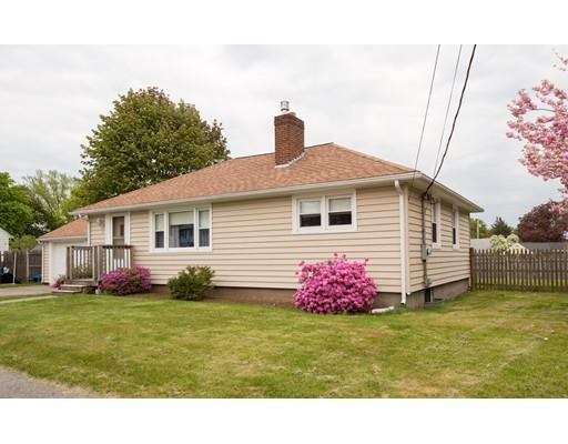19 Bow St, Danvers, MA 01923 photo 2