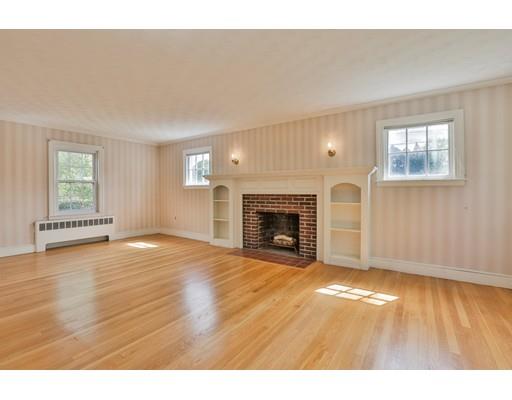 5 Augusta Rd, Milton, MA 02186 photo 2